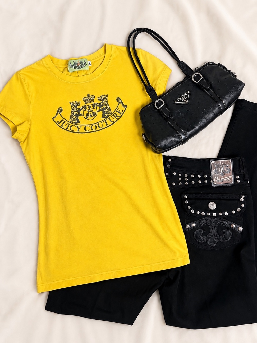 Juicy Couture Vintage Y2K Yellow baby tee graphic dog logo T-shirt Size Medium